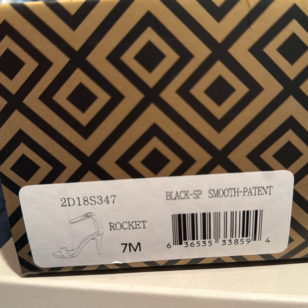 Charles by Charles Davis black heels size 7 a rocket style